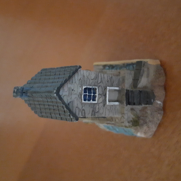 Old Bridge House Ambleside miniature figurine house collectible - Picture 4 of 6